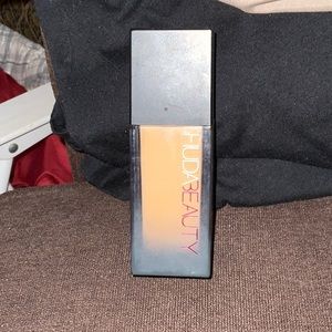 Huda Beauty Foundation